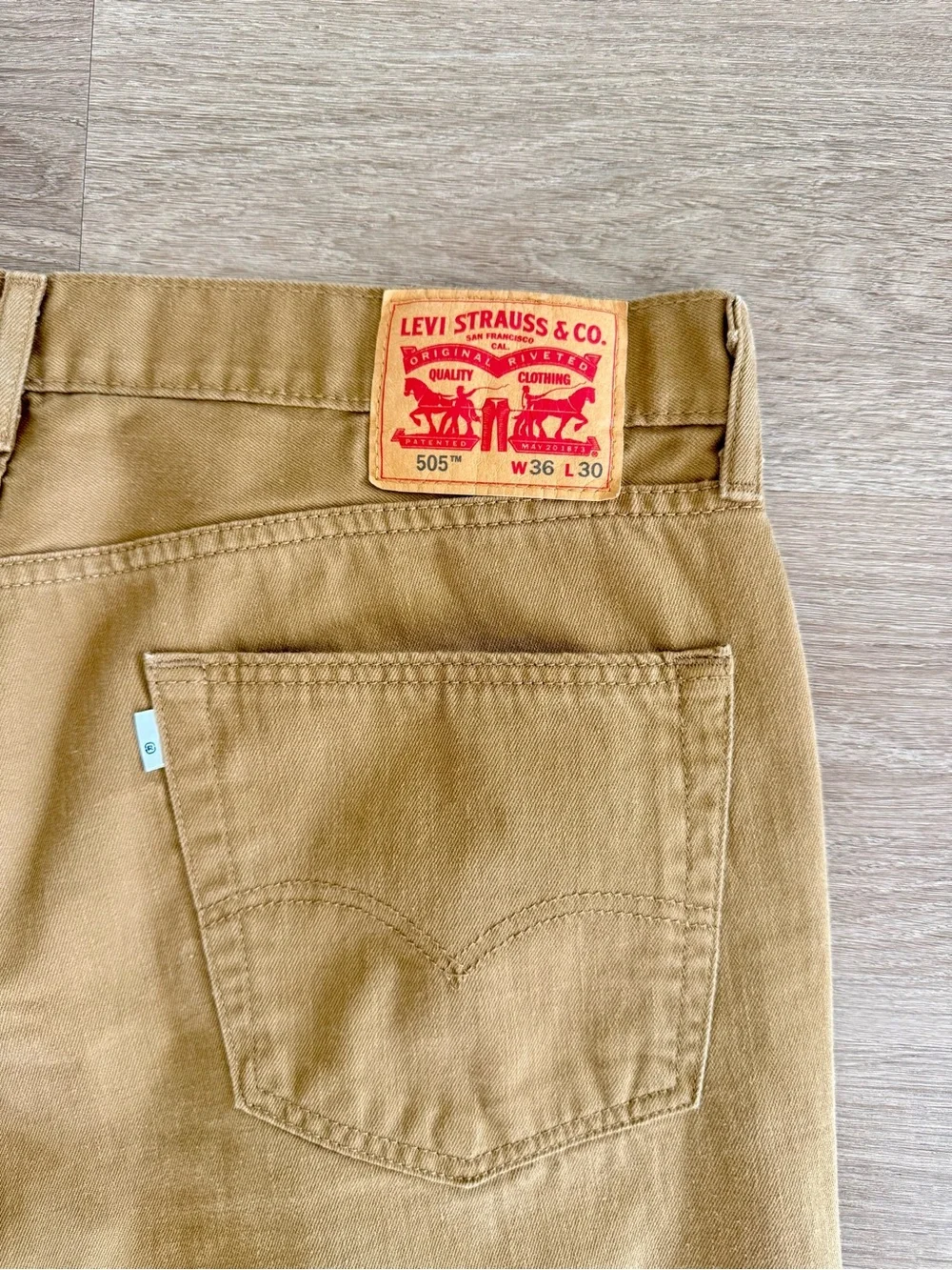 Levi's 505 Regular Fit Pants Men Size 36x30 Khaki Tan Straight Leg Denim Chinos